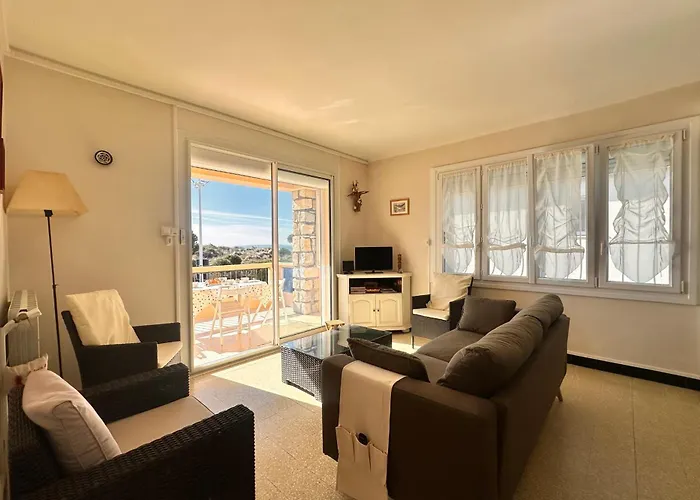 Апартаменты Reflet Des Mers Appartement Familial Face A La Mer *